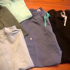FIGS Scrub lot. Kade Cargo bottoms Petite Large and Mandarin scrub tops, Large.